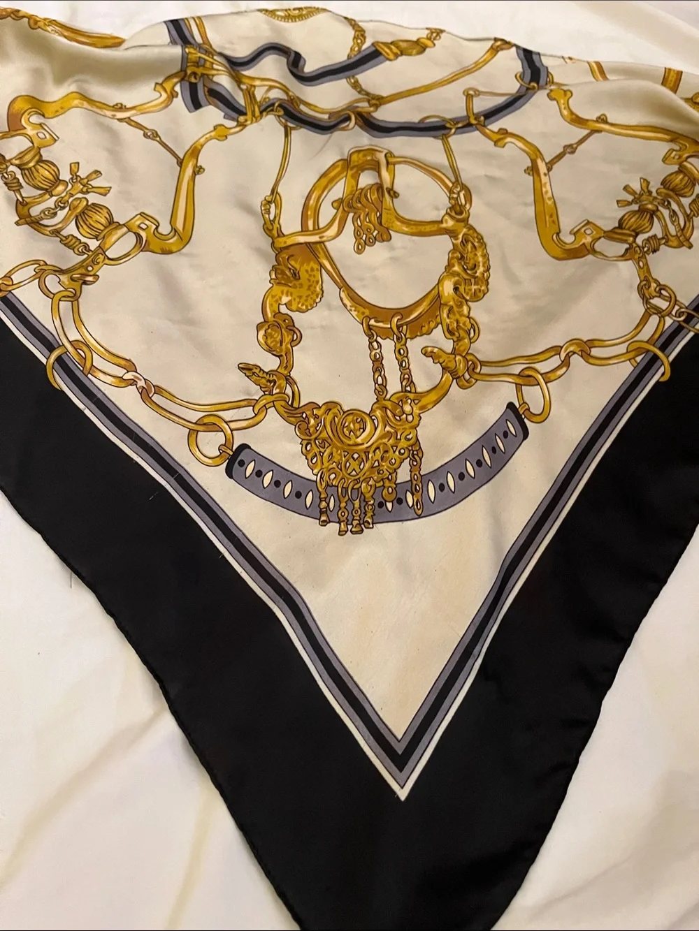 Black and Cream Chain Print equestrian style Women's scarf 🧣